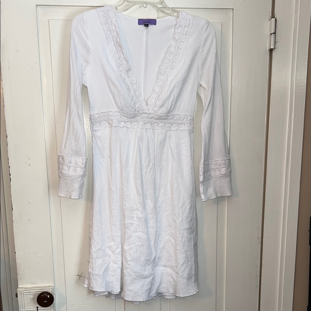 Women’s White with Crochet Lace V-Neck Dress Bell Sleeves sz large Pledge Dress